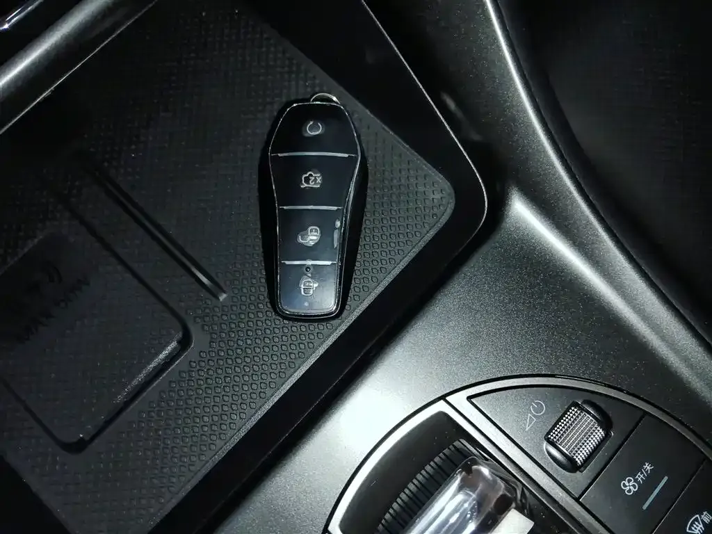 BYD Seal 05 DM-i — фото 9
