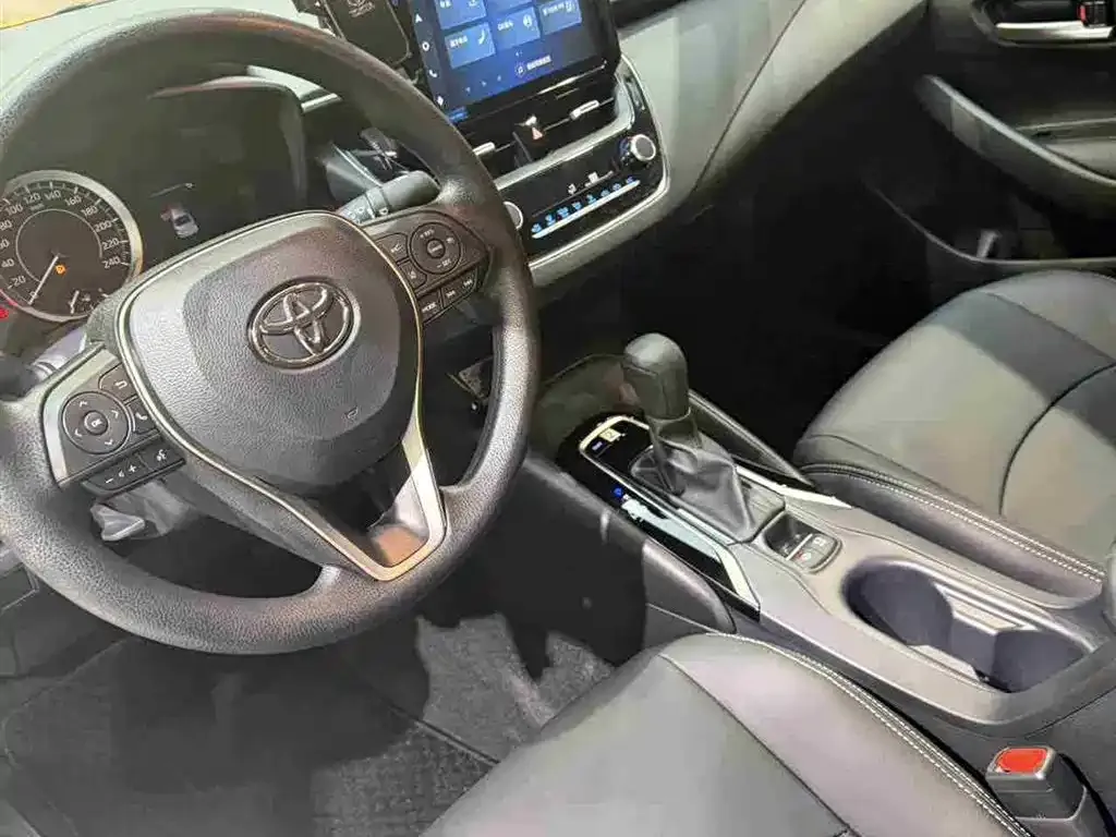 Toyota Corolla — фото 7