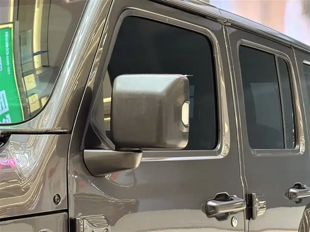 Jeep Wrangler — фото 10