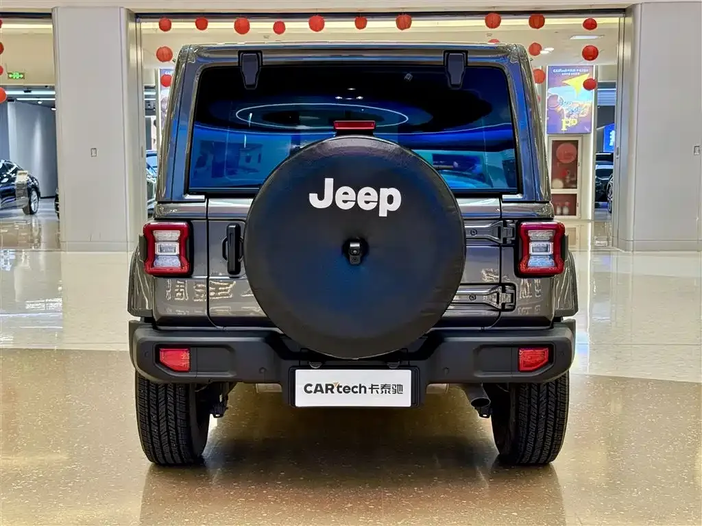 Jeep Wrangler — фото 6