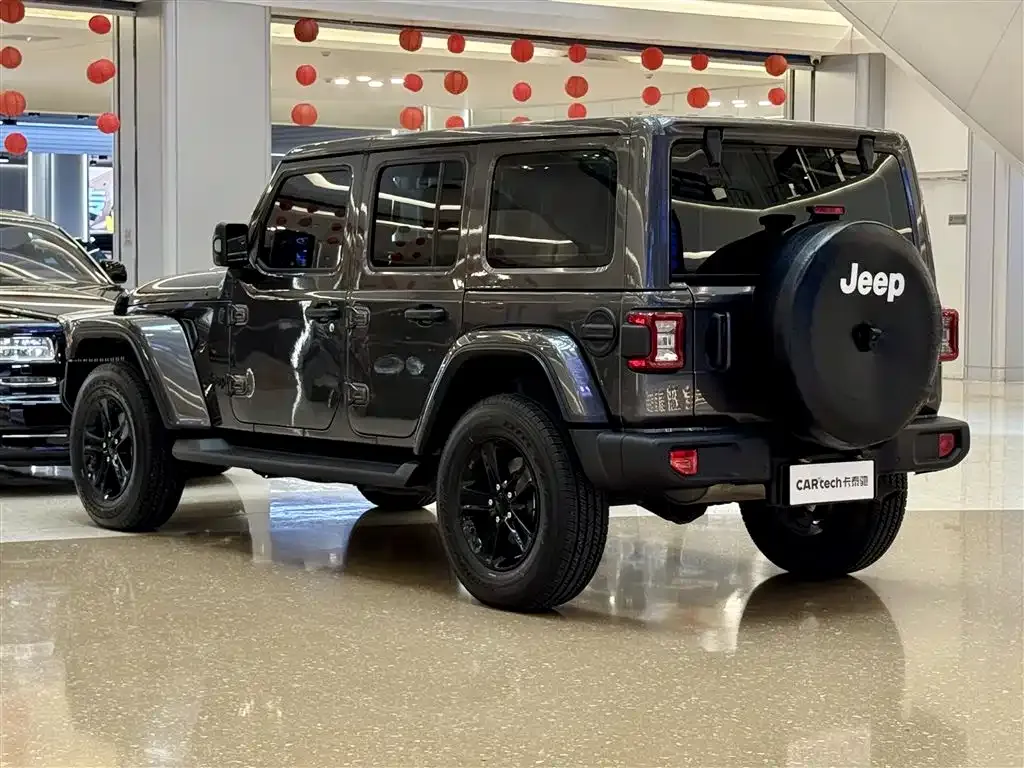 Jeep Wrangler — фото 7