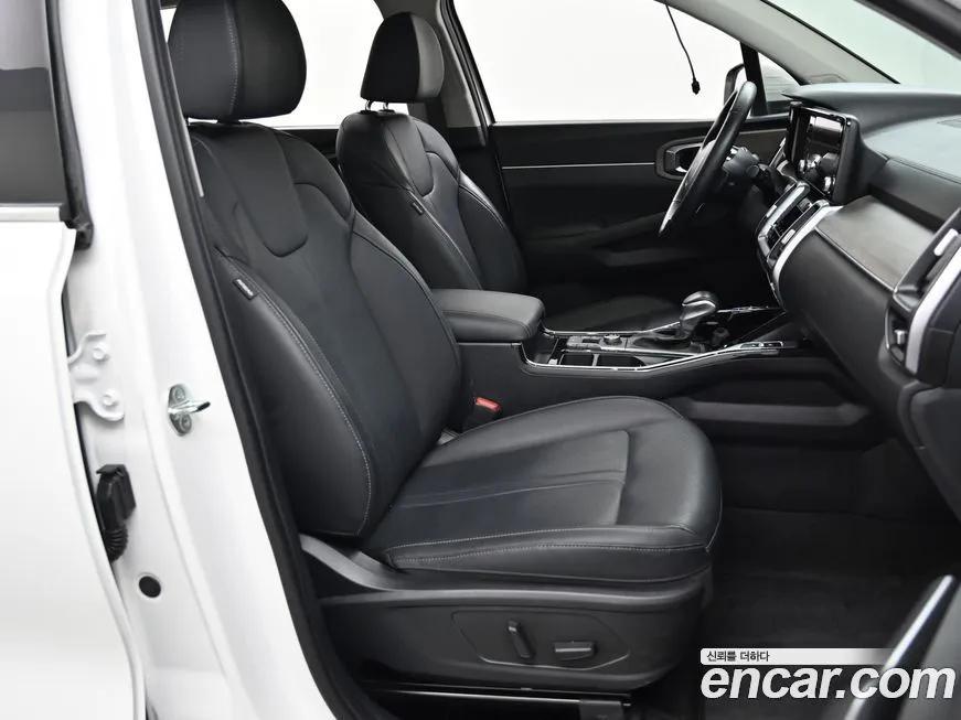 Kia Sorento — фото 10
