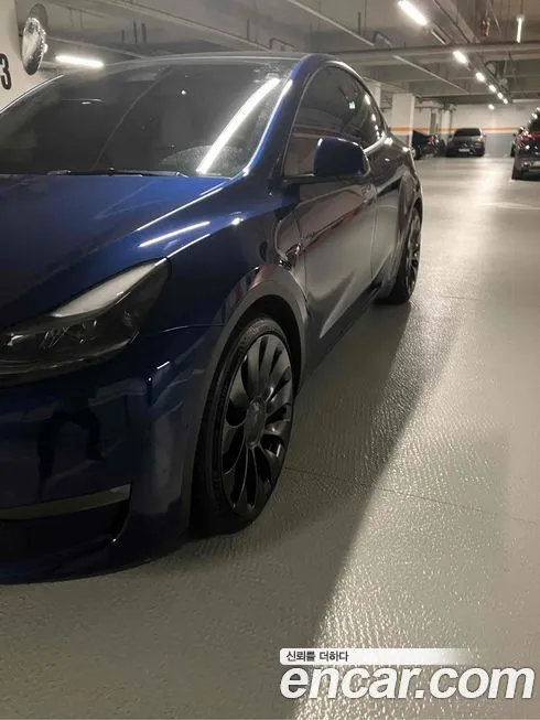 Tesla Model Y — фото 4