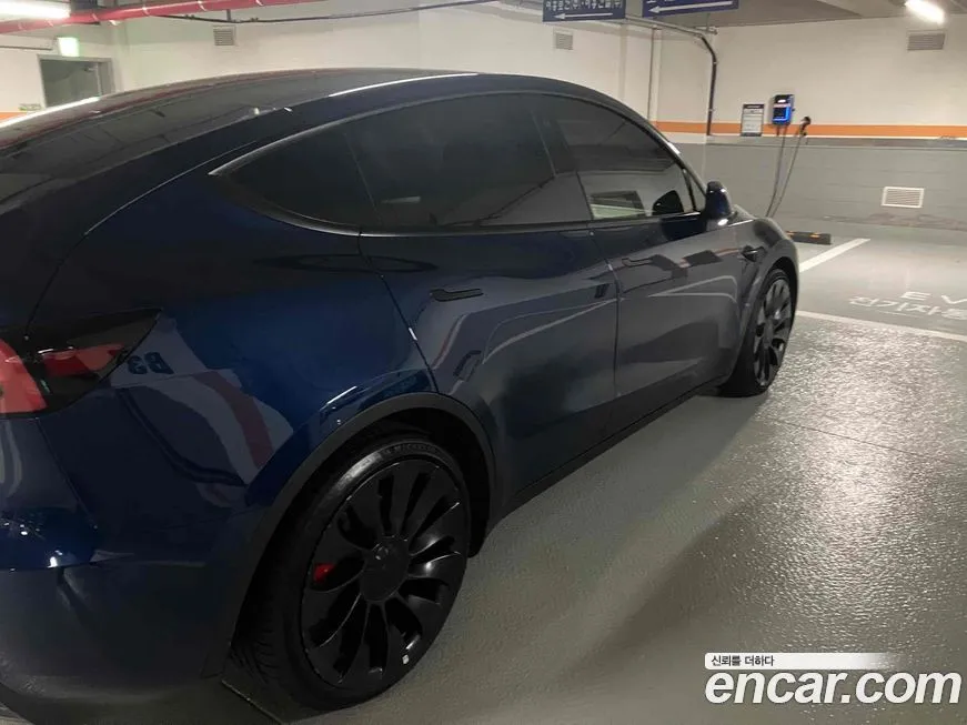 Tesla Model Y — фото 6