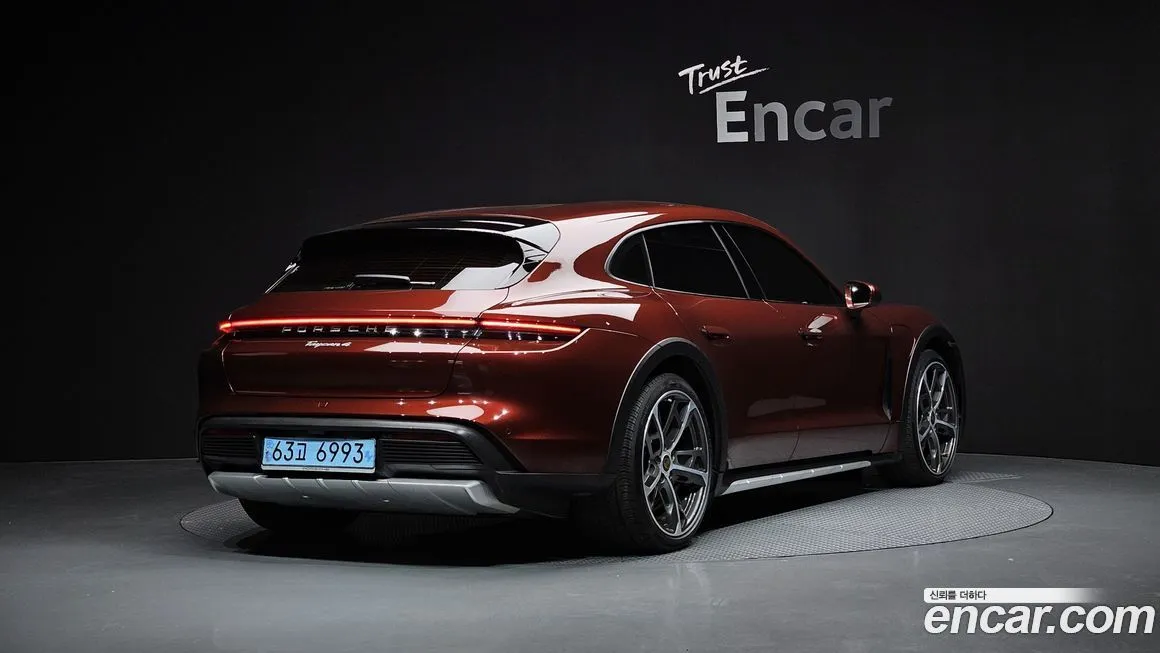 Porsche Taycan — фото 2
