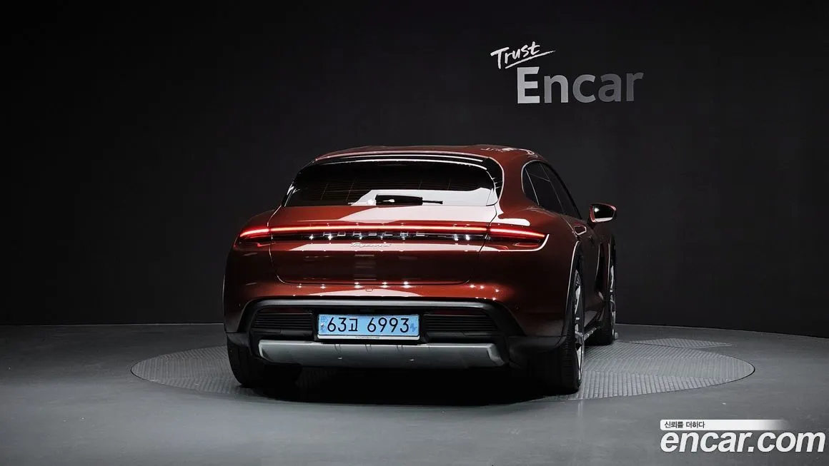Porsche Taycan — фото 4