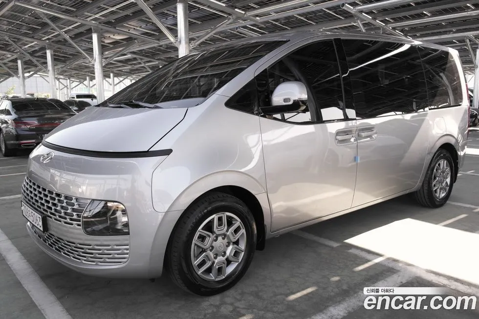 Hyundai Staria — фото 1
