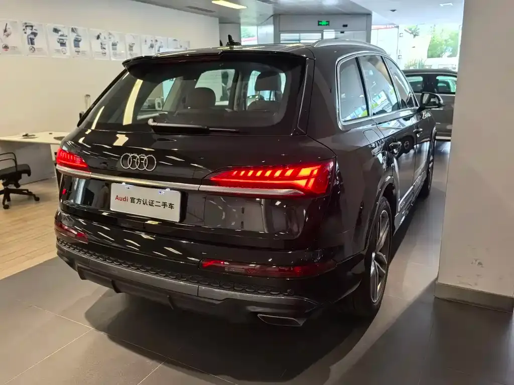 Audi Q7 — фото 6