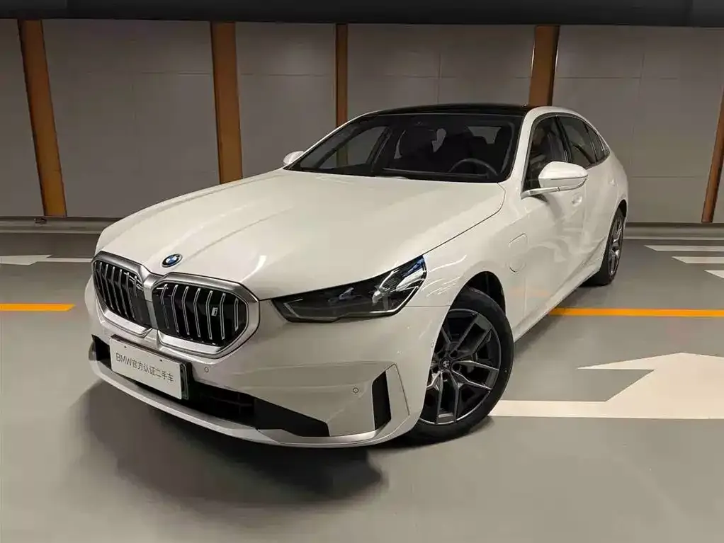 BMW i5 — фото 1
