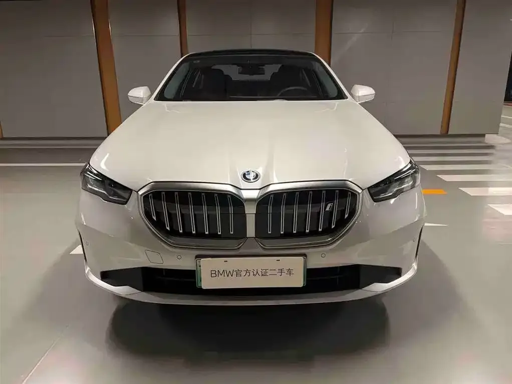 BMW i5 — фото 2