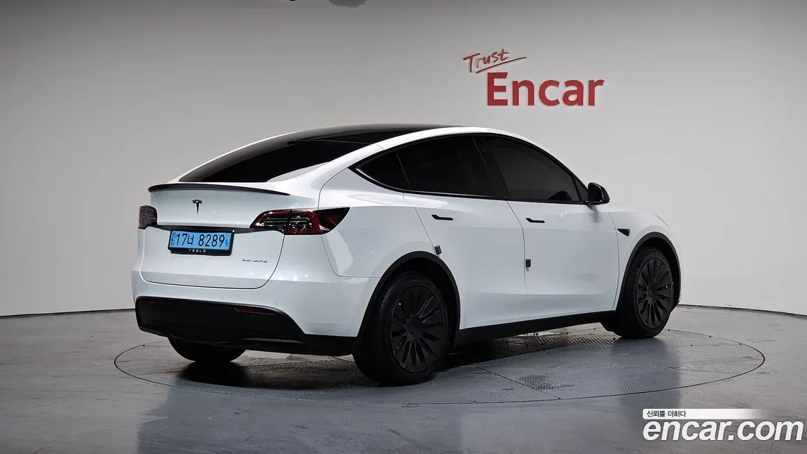 Tesla Model Y — фото 2