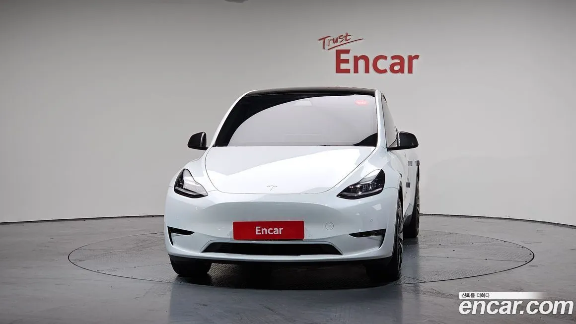 Tesla Model Y — фото 3
