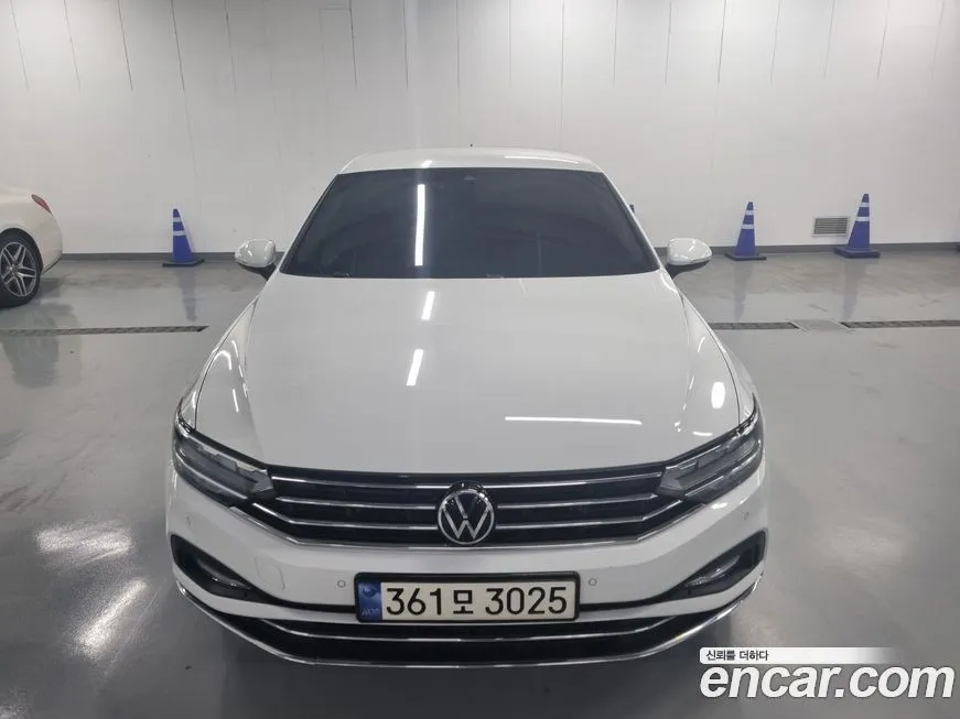 Volkswagen Passat — фото 1