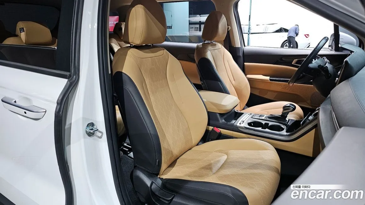 Kia Carnival — фото 10