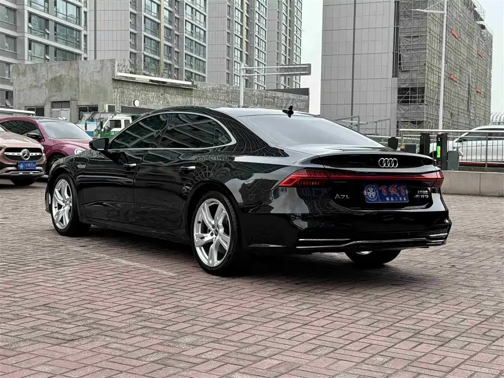 Audi A7L — фото 7