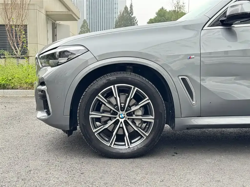 BMW X5 — фото 6