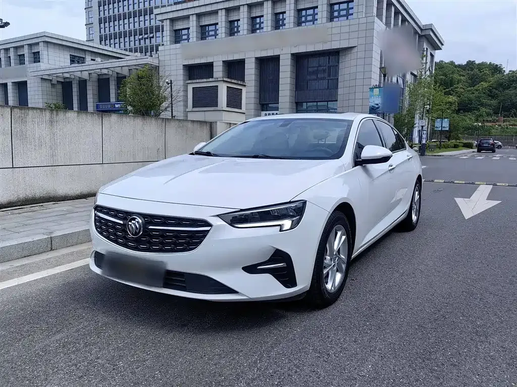 Buick Regal — фото 1