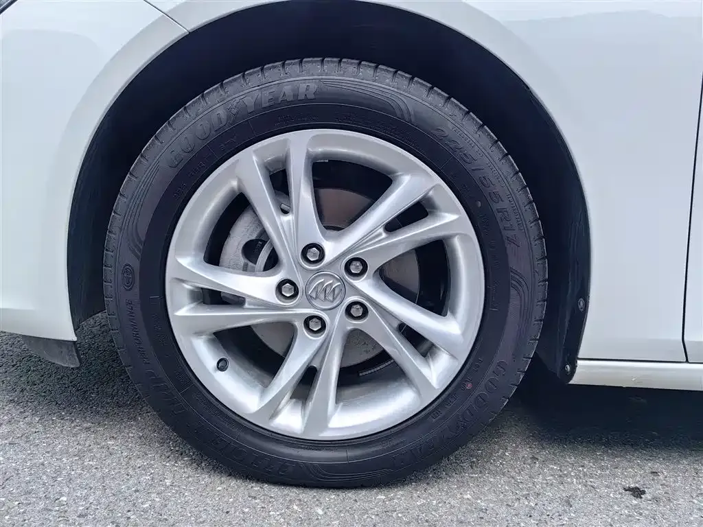 Buick Regal — фото 10