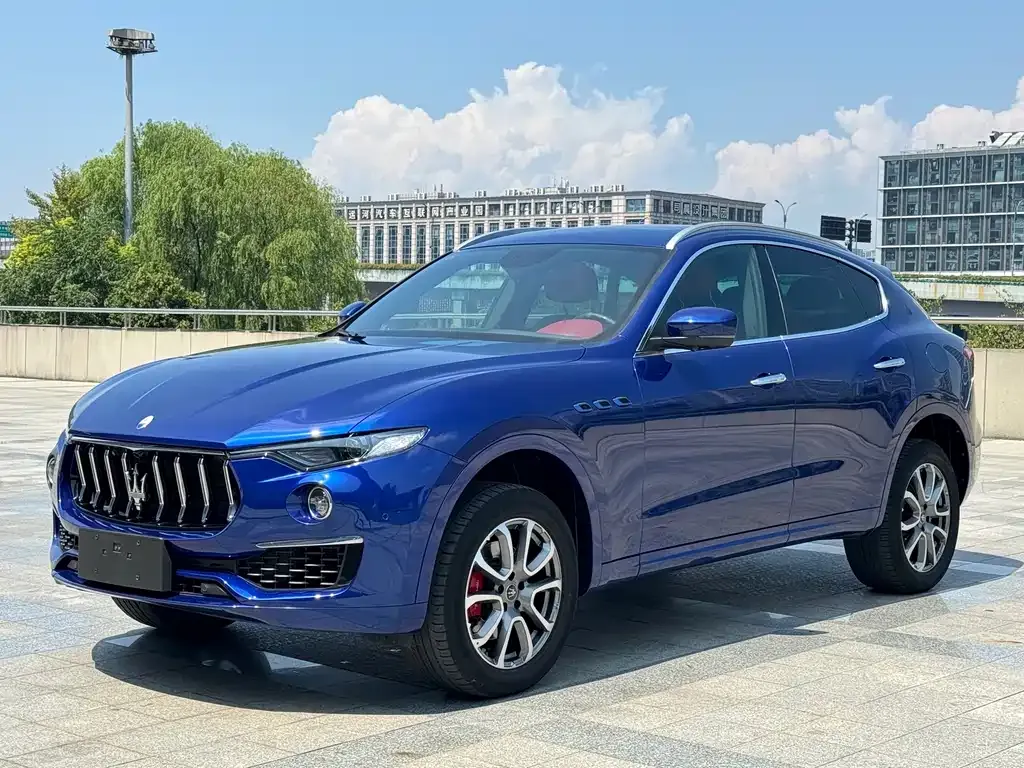 Maserati Levante — фото 1