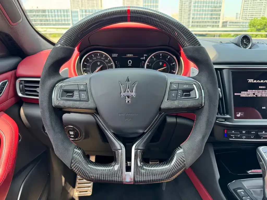 Maserati Levante — фото 9