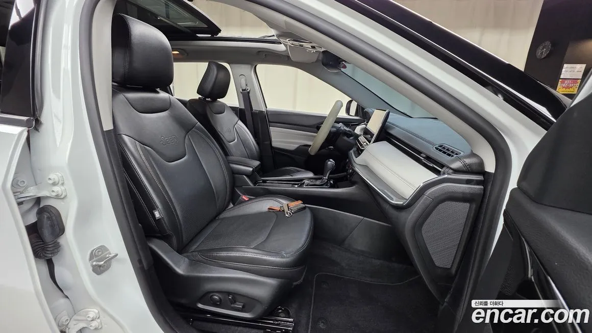 Jeep Compass — фото 10