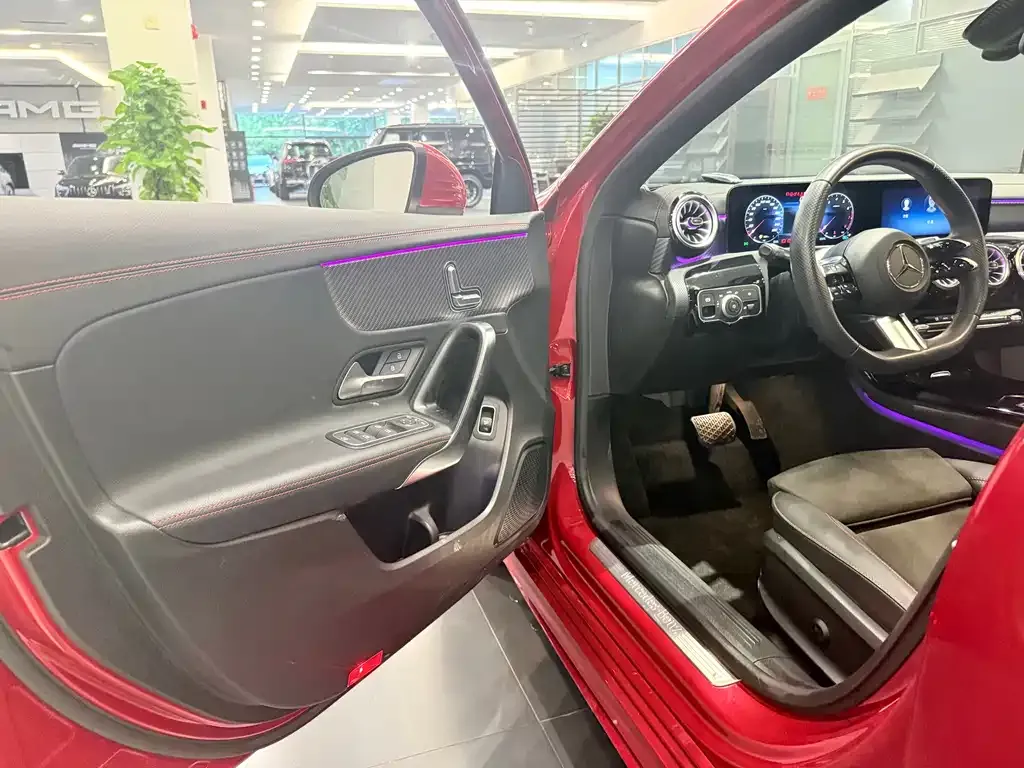 Mercedes-Benz A-Class — фото 10