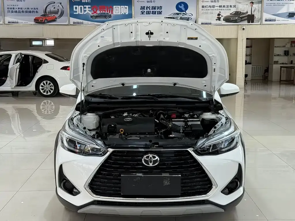 Toyota Yaris L — фото 7