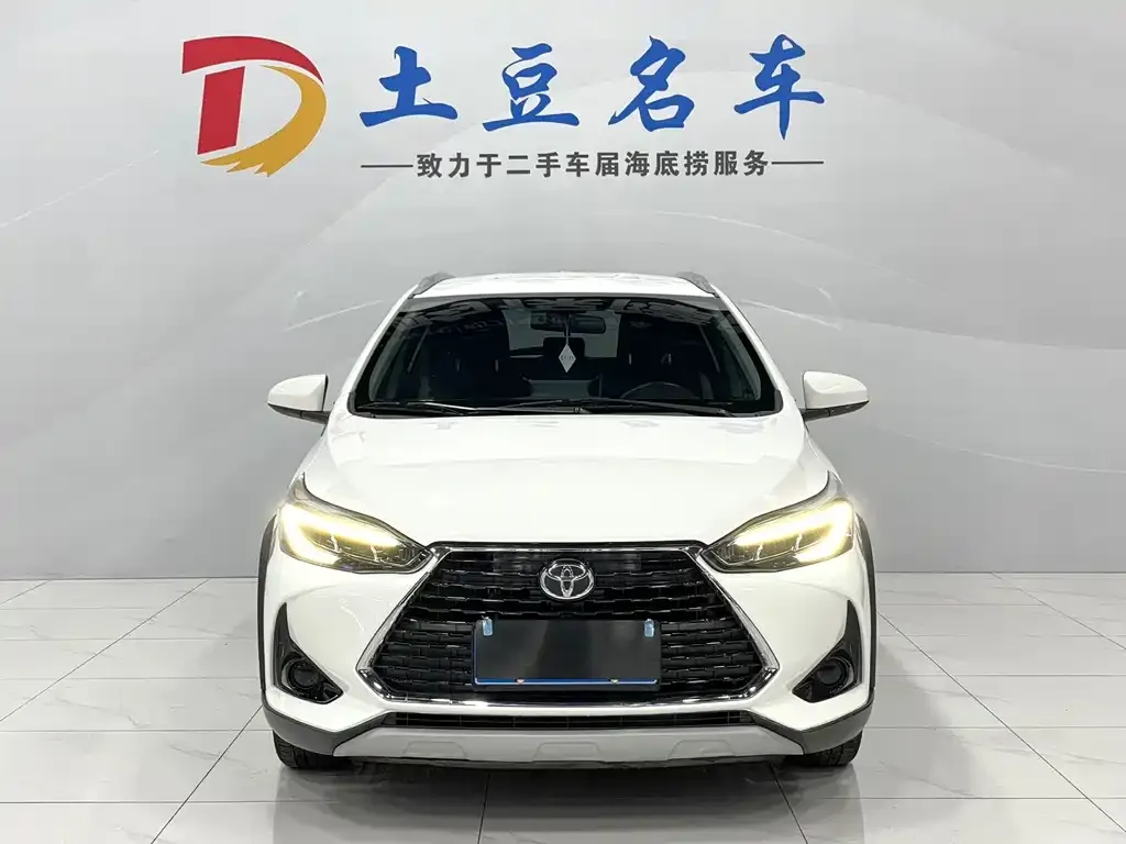 Toyota Yaris L — фото 2