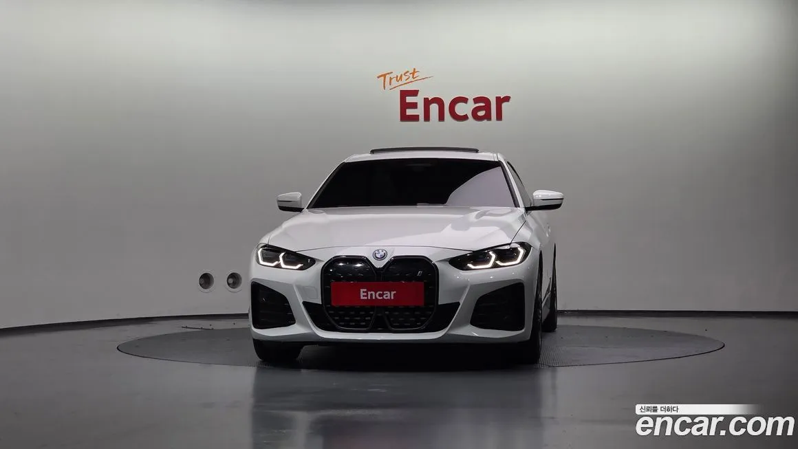 BMW i4 — фото 3