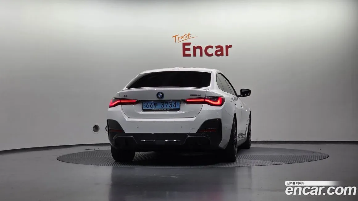 BMW i4 — фото 4