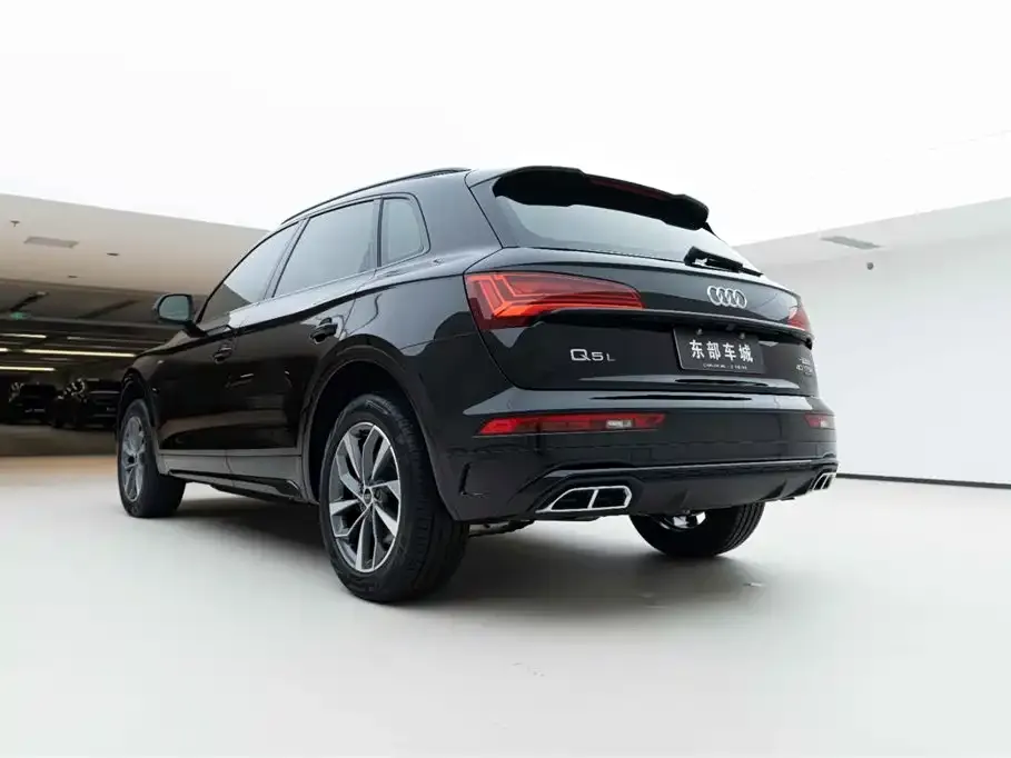 Audi Q5L — фото 5