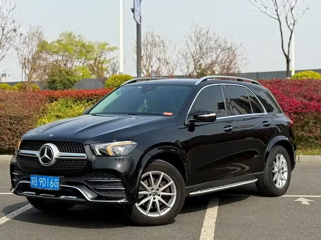 Mercedes-Benz GLE — фото 1