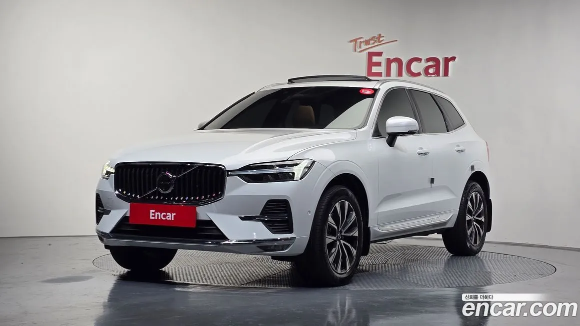 Volvo XC60 — фото 1