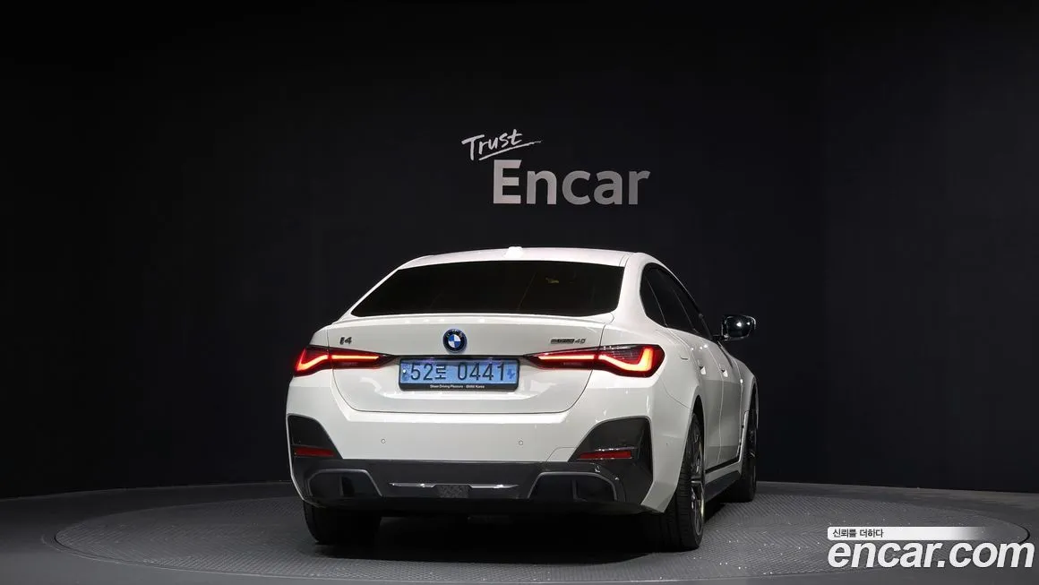 BMW i4 — фото 4