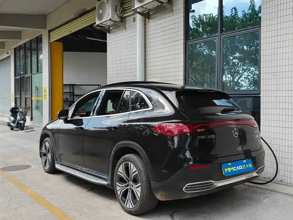 Mercedes-Benz EQE SUV — фото 2