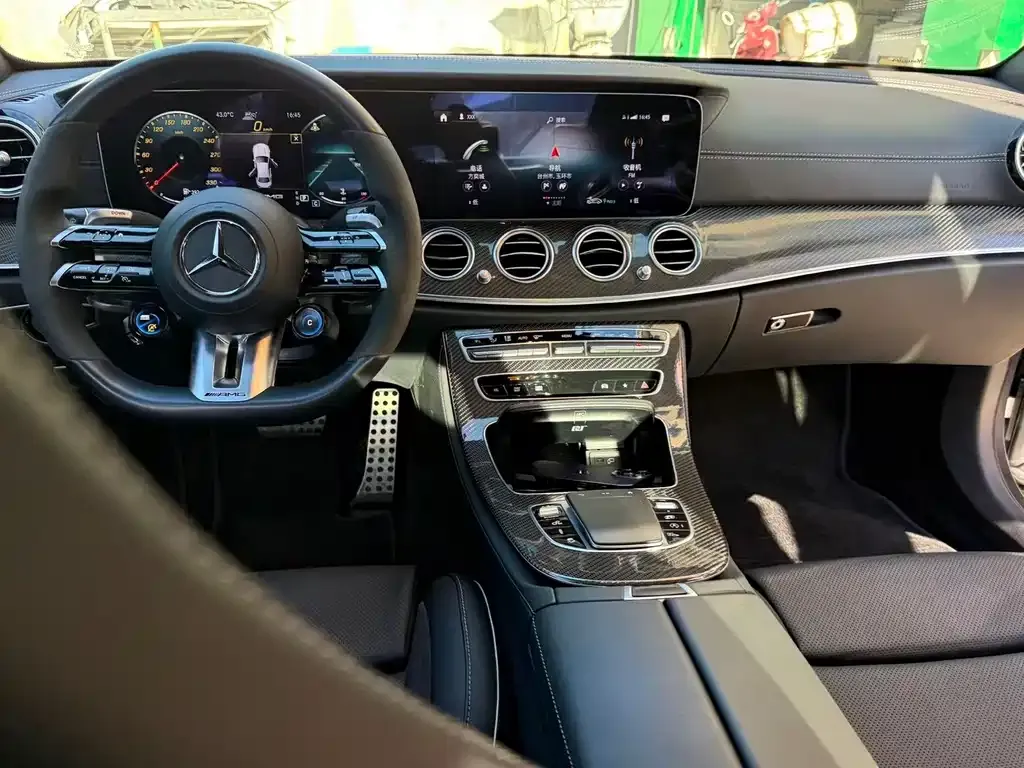 Mercedes-Benz E-Class AMG — фото 7