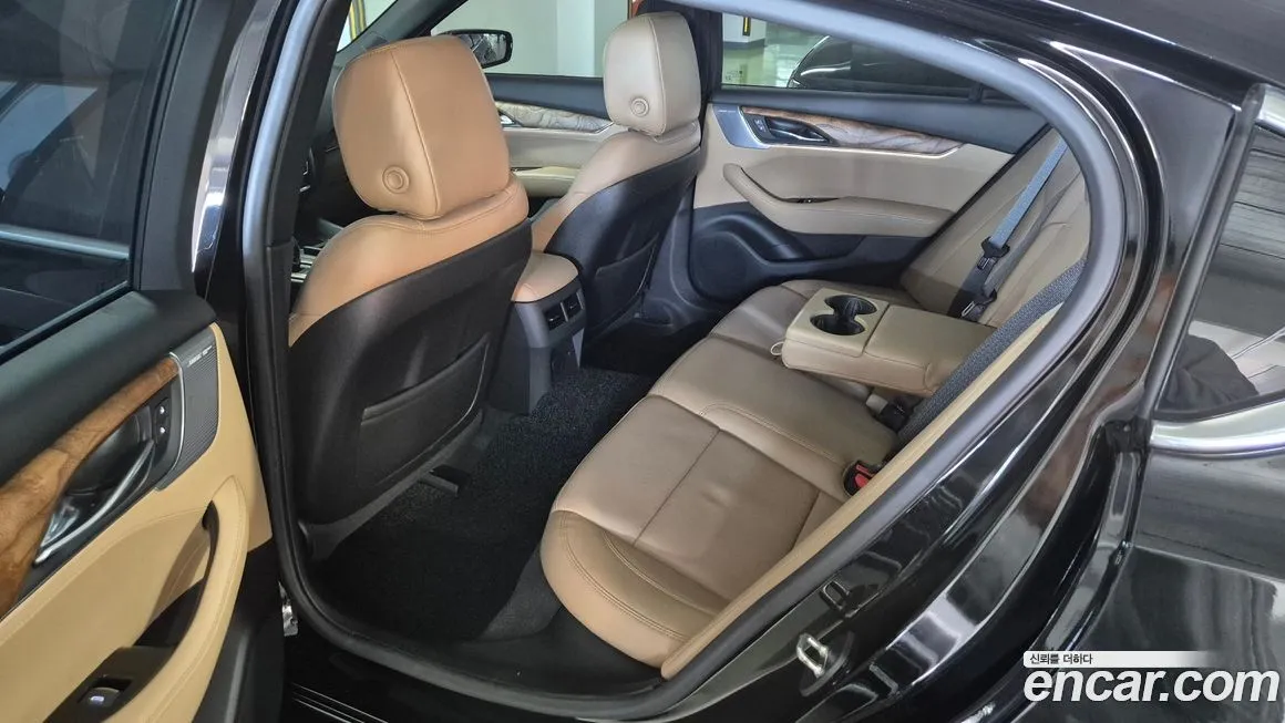 Cadillac CT5 — фото 10