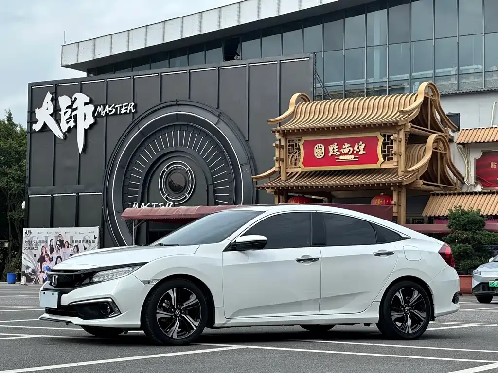 Honda Civic — фото 1