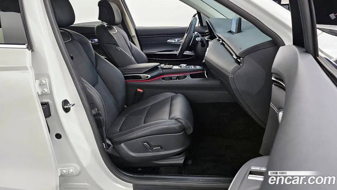 Genesis GV70 — фото 10