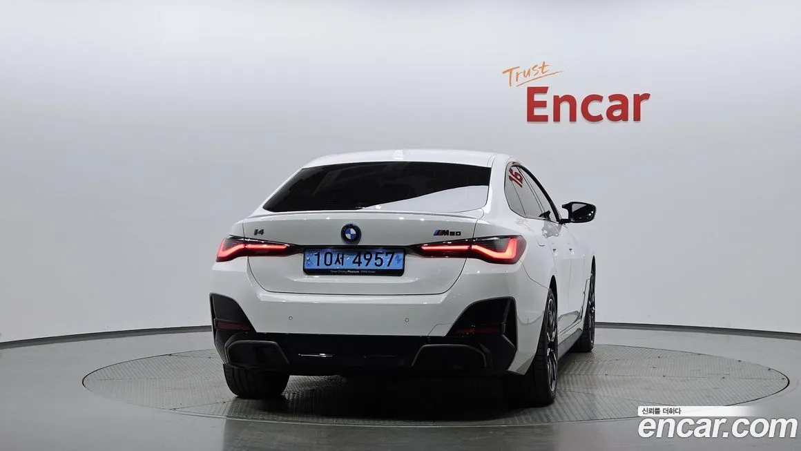 BMW i4 — фото 4
