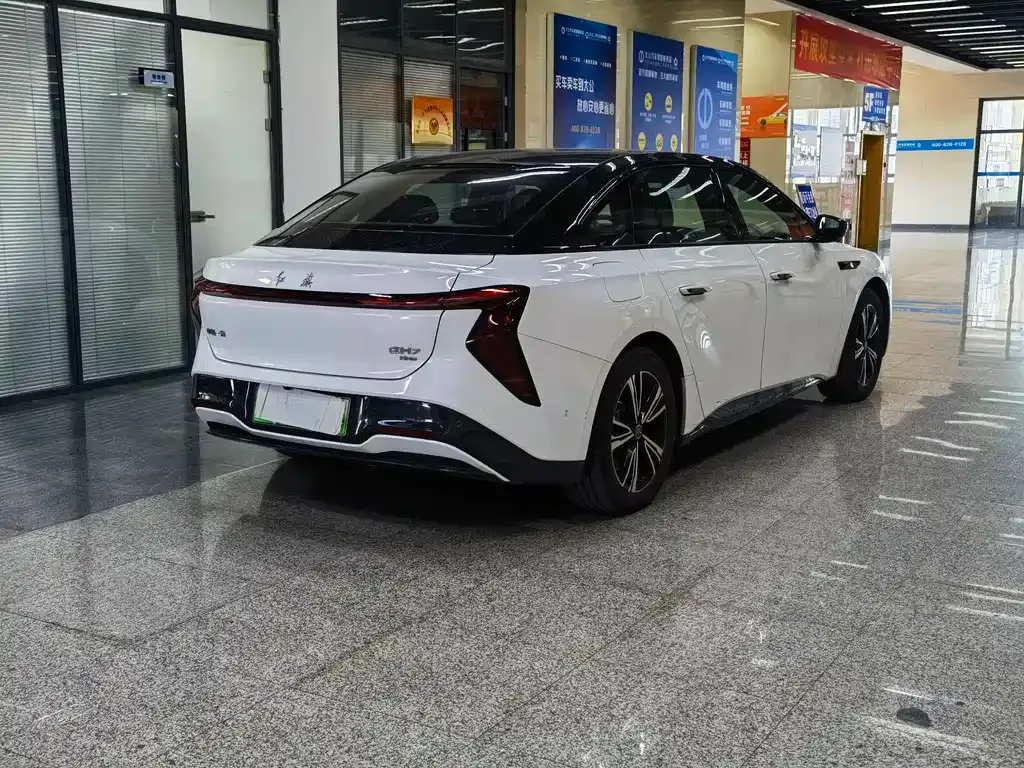 Hongqi EH7 — фото 8