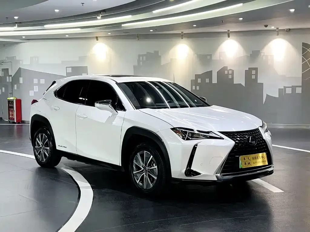 Lexus UX New Energy — фото 3
