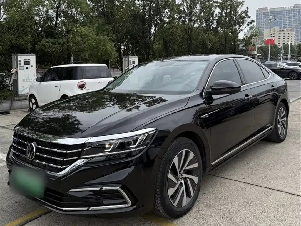 Volkswagen Passat New Energy — фото 3