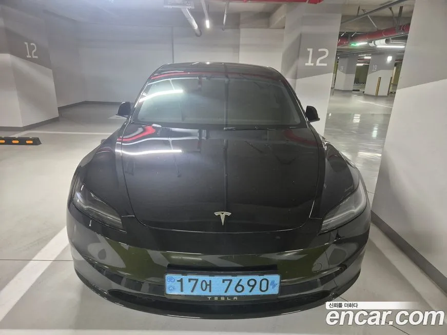 Tesla Model 3 — фото 1