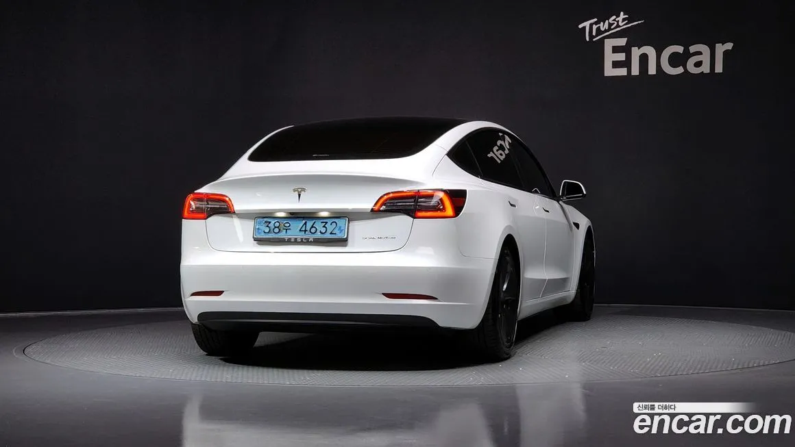 Tesla Model 3 — фото 4