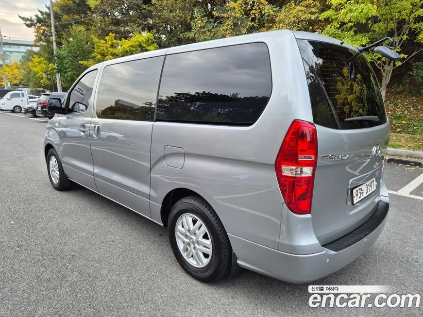 Hyundai Starex — фото 4