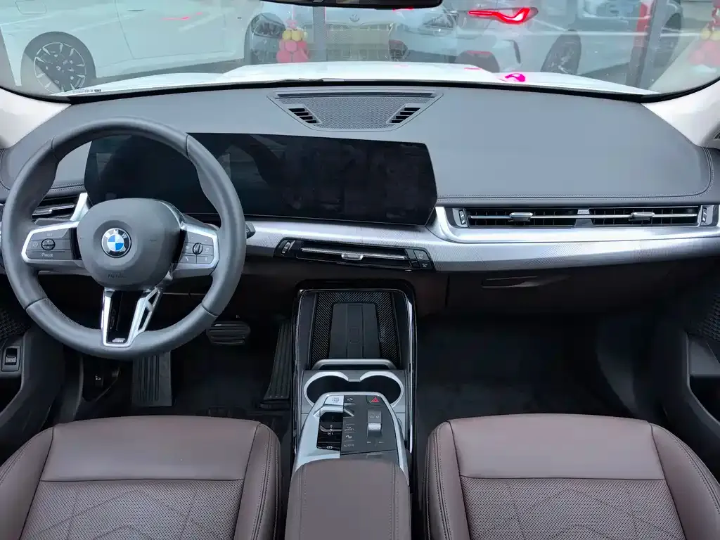 BMW X1 — фото 9