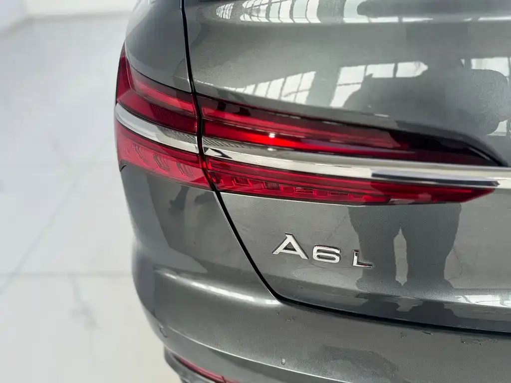 Audi A6L — фото 10