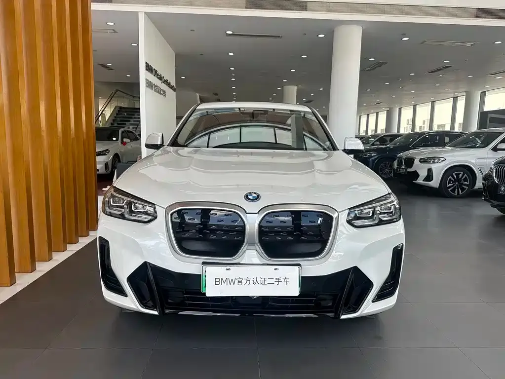 BMW iX3 — фото 2