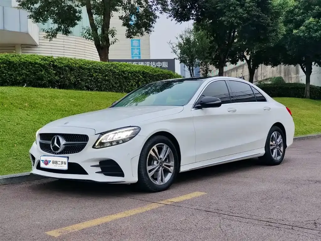 Mercedes-Benz C-Class — фото 1